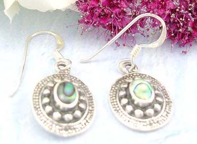 Shopping online Western jewelry store sales traditional design in tiny green shell embedded in the middle, rounded circle shaped sterling silver earring with fish hook 