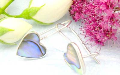 International jewelry manufacturer supply shopping mall sales sterling silver earrings with heart shape and abalone 