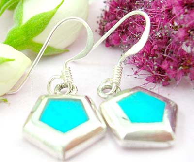 Shopping jewelry shop online sterling silver earring with 5 pyramid shape and turquoise embedded      