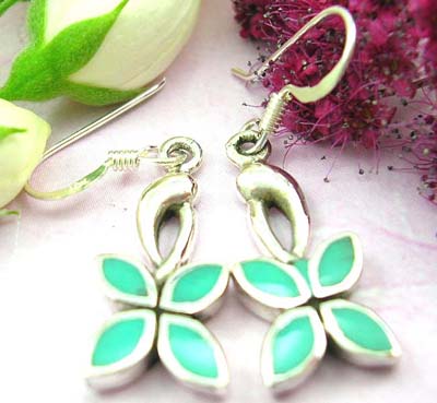 Cheap fashion jewelry shopping sterling silver earring with fish hoop design and flower pattern with green turquoise         