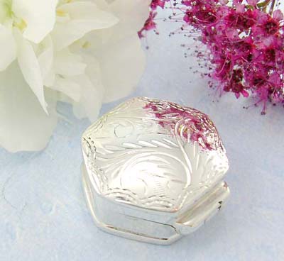Cute jewelry shopping online pyramid shape sterling silver pill box with flower decor on the cover      
