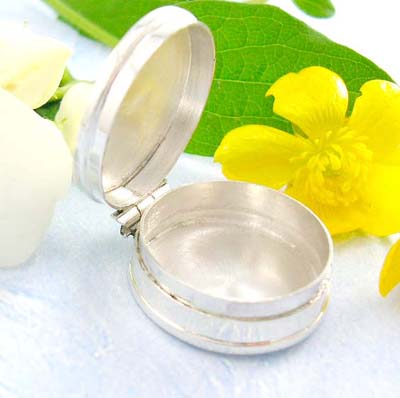 Online jewelry finding a plain round circle pill box design in sterling silver      