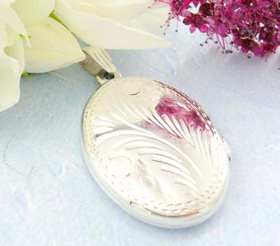 Discount erotic jewelry costume fashion oval shape pendant locket cut-out line pattern design in sterling silver      