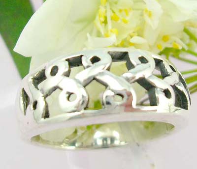  Body focus jewelry online catalog Sterling silver ring with knot pattern      