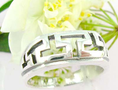   Body display jewelry Online Sterling silver ring with cut-out with 